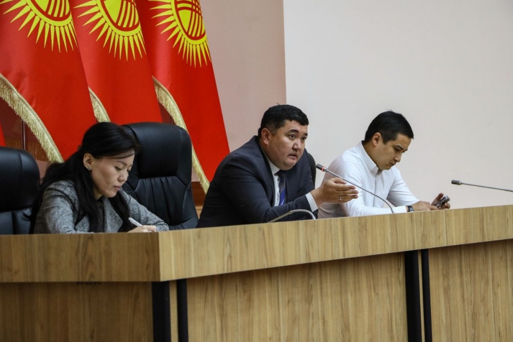 МИД КР разъяснил стройкомпаниям правила найма иностранцев