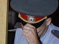 Защитившего женщину оперативника  обвиняют в превышении полномочий