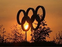 Эта неделя прошла под звуки чужих гимнов