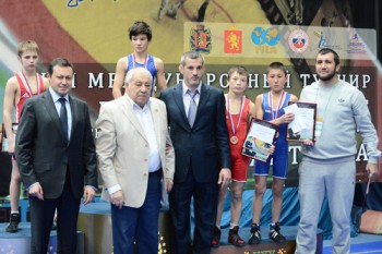Вольник Амантур Камчыбеков завоевал золото на международном юношеском турнире
