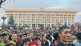 Депутаттар: Сот жообуна апрель окуясына тийиштиги барлар да тартылышы керек