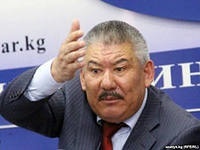 Азимбек Бекназаров: Ко мне приходят люди с предложением свергнуть власть