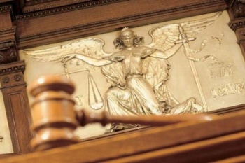 Судья отложил заседание по 7 апреля из-за митинга потерпевших