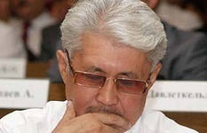 Турсунбек Акун экинчи жолу акыйкатчы болуп шайланды