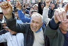 Атажуртчу депутаттардын тарапкерлеринин митингги башталды