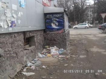 В Бишкеке пункт быстрого питания обесточили за антисанитарию