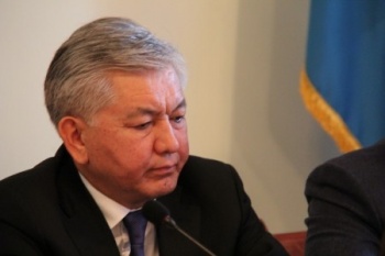 В отсутствии решений проблем Бишкека Иса Омуркулов обвинил правительство