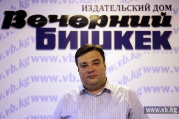 Около двух тысяч кыргызстанских госслужащих в этом году сядут за парты