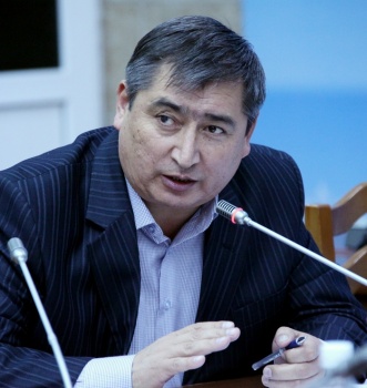 Депутат Абдулатип Режевалиев и его родные не имеют жилья и транспорта