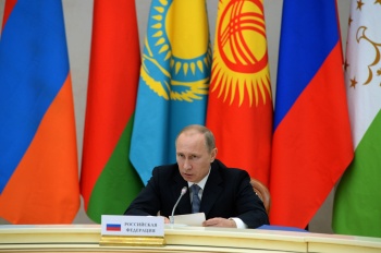 Путин похвалил Кыргызстан за динамичность в работе в ОДКБ