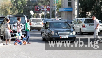 "Народный инспектор": в Бишкеке все чаще ездят по встречке