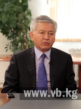 Иса Омуркулов рассказал о причинах появления ям на дорогах