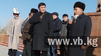 Камчыбек Ташиев призвал сплотиться митингующих в Оше