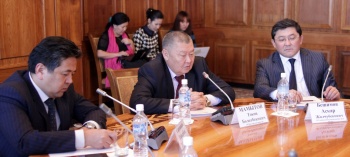 В правительстве обсудили проблемы приграничных сел Баткенской области