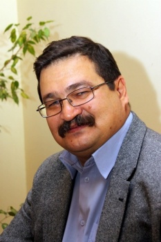 Рафкат Хасанов: Кыргызстанцам не стоит паниковать из-за падения тенге