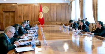 Спикер парламента встретился с представителями организаций системы ООН
