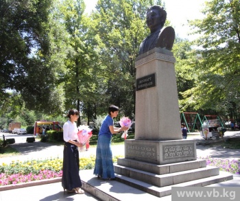 Кулубек Боконбаев: Бюст поэта не должен быть снова разрушен