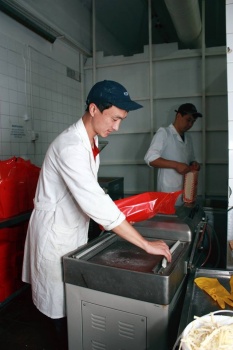 Молочный завод "ЭльВест" выпускает только натуральную продукцию