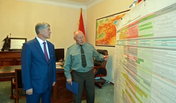 С начальником Генштаба Атамбаев обсудил реагирование на кризисные ситуации
