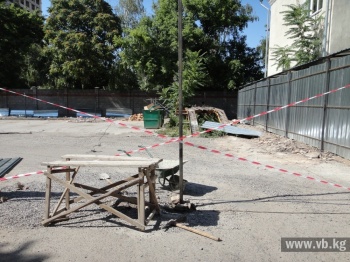 Кубанычбек Кулматов: Строительство возле станции "скорой" законно