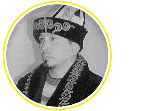 В 2006 году Балыкчи мог остаться без памятника Ленину. Местные жители хотели поставить вместо него монумент в честь местного криминального авторитета Рыспека Акматбаева, расстрелянного на выходе из мечети. Талант Бекжанов, занимавший тогда должность мэра Балыкчи, заявил, что монумент, посвященный Акматбаеву – «личное мнение горожан, которые хотят отдать дань уважения невинно убиенному».