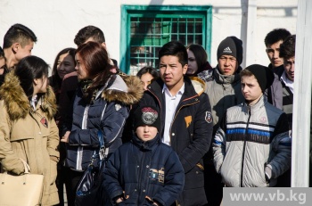 В честь 23 февраля пограничники устроили представление для школьников