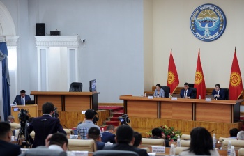 Премьер: Министерства уделяют недостаточно внимания работе с гражданами