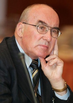 Вениамин Попов: Айтматов - это символ единения народов Кыргызстана и России