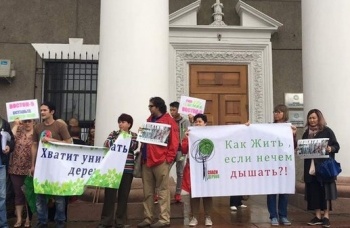 Горожане грозят массовыми протестами мэрии