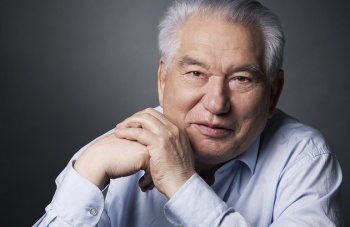 Авиабаза ОДКБ "Кант" приняла участие в акции "Мир читает Айтматова"