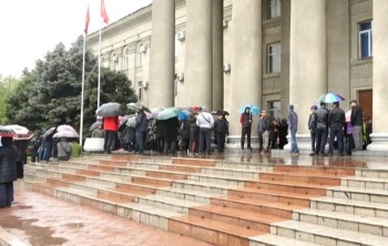 Митинг продолжается. Провокаций пока нет