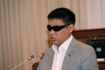 Кыргызстан тратит миллионы долларов на "кредитных" консультантов