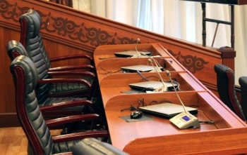 Какие политики нужны стране? "Старые" надоели, в молодых разочаровались...