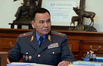 Жээнчороев предложил "брать ответственность за свои поступки" Джунушалиеву