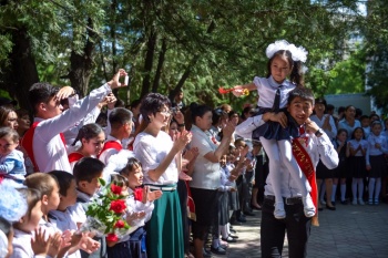 Передумали! Учебный год в этом году начнется все же 1 сентября...