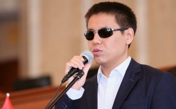 Бекешев опасается, что в "коррупционной" борьбе могут пострадать невиновные