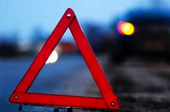 В Бишкеке столкнулись три автомашины. Пострадала девушка