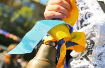 Первый школьный звонок в этом году прозвенит для 150 тысяч первоклассников