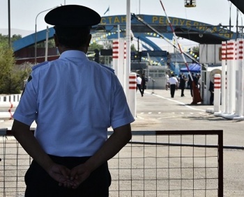Двое граждан КР пытались незаконно пересечь границу