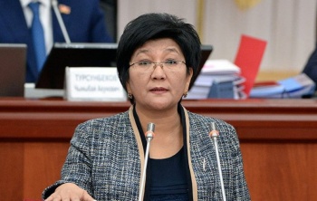 Уволилась министр соцразвития Таалайкуль Исакунова