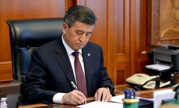 Сооронбай Жээнбеков выделил средства для ЛОВЗ