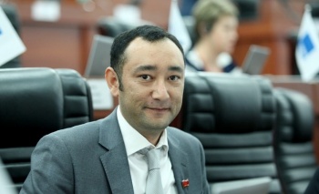 Музаффар Исаков пока остается нардепом. Азиз Суракматов больше не кандидат
