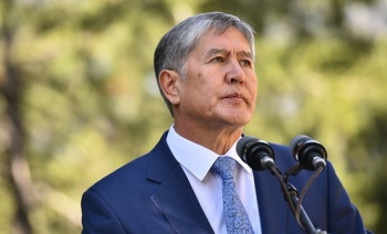 Атамбаев подарил согражданам песню
