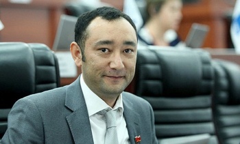 Экс-депутату СДПК Музаффару Исакову отменили условный срок заключения