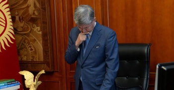 Политолог: Задача депутатов ЖК "додавить" Атамбаева, а не посадить