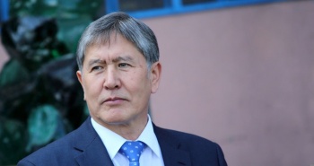 Атамбаев обвинил депутатов во вранье