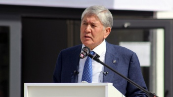Атамбаев: Многие политики нашего поколения свой ресурс отработали