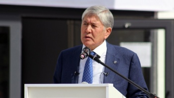 А. Атамбаев: Саясатка жаңы муундар келиши керек