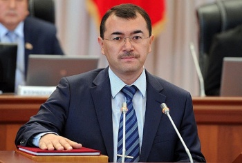 "Супер Инфо" коллективи Кылычбек Султанды колдоп митингге чыгышты
