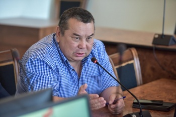 Отныне мэр Бишкека сам будет назначать руководителей МТУ